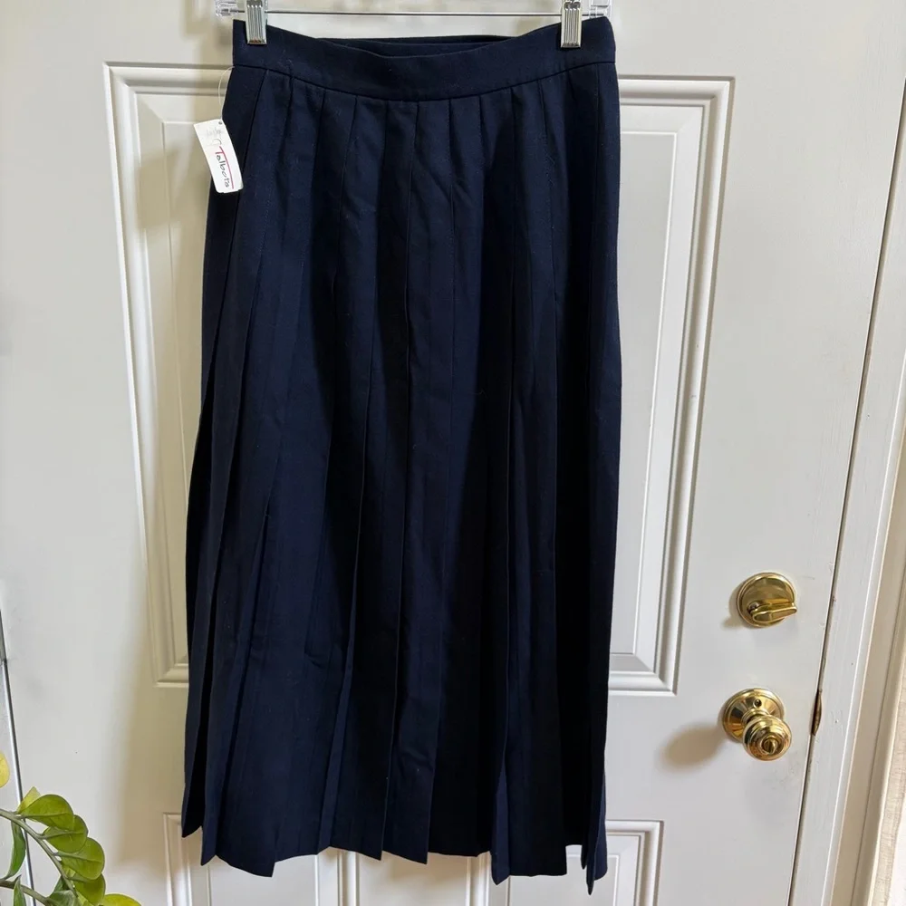 vintage Deadstock Talbots Navy pleated wrap 100 % wool midi skirt 6